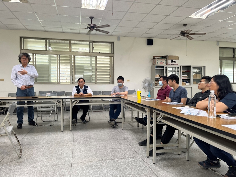 處長勉勵工作站同仁為取得金質獎奮戰不懈