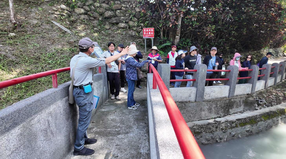 模焱大哥解說水圳的歷史及名稱的由來