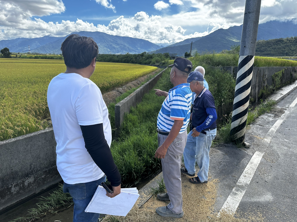 林錦盛站長向農民說明施工期間應配合事項