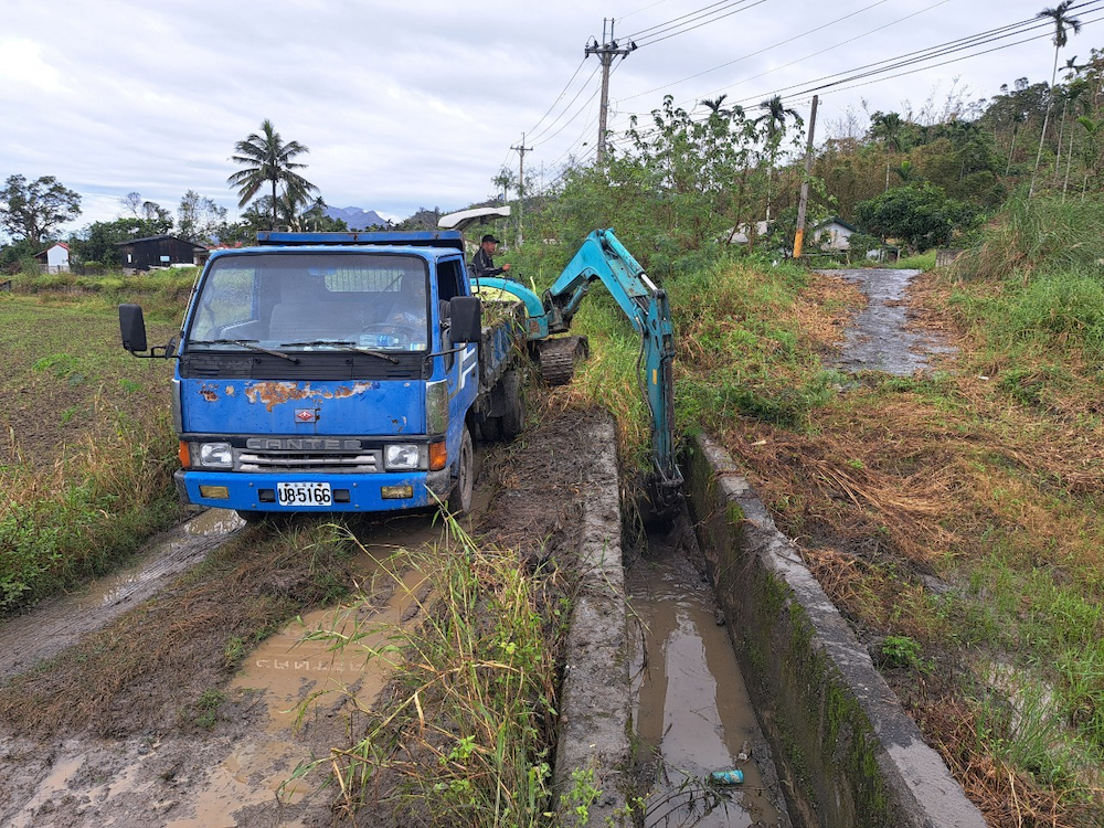 清除秋林圳1幹線淤積物及雜草