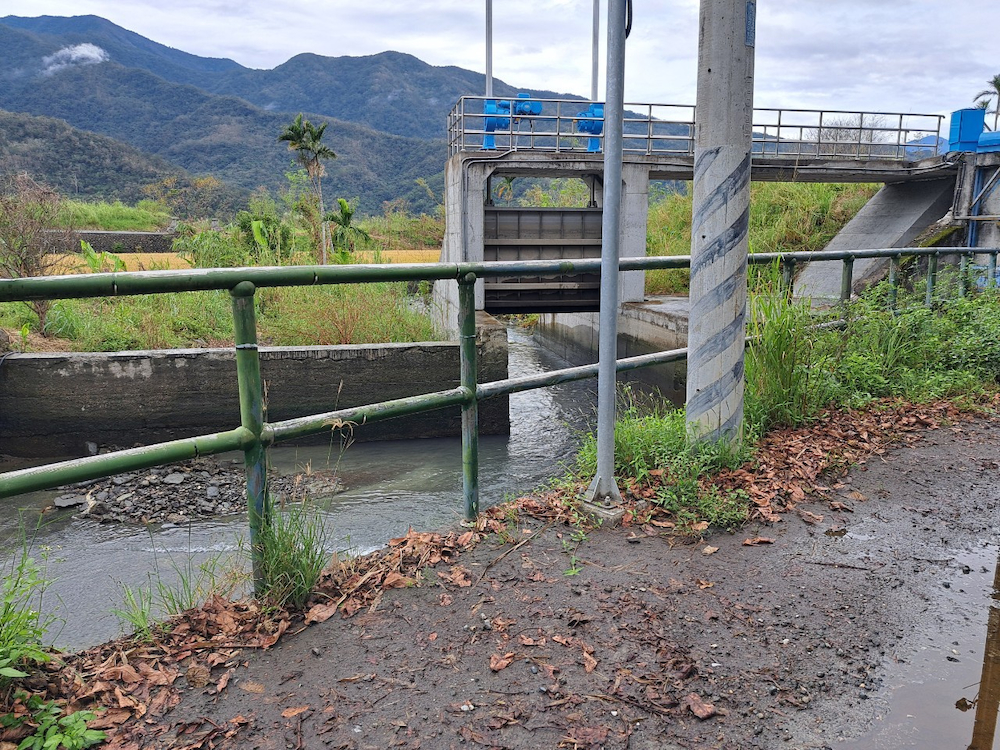 開啟秋林圳1幹線排水門