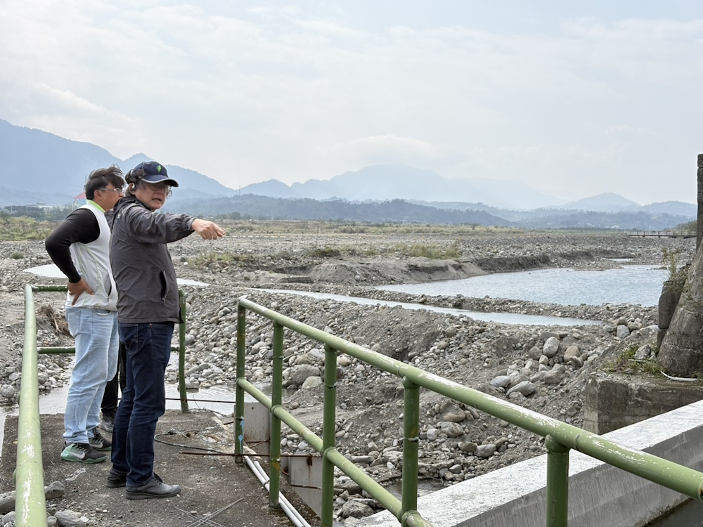 視察秋林圳2幹線進水口用水情形(秋林圳2幹線海葵颱風災害復建工程)