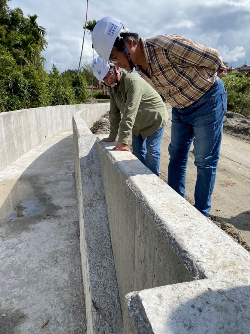 本處新建之生態廊道，發現斯文豪氏攀蜥已在爬行使用
