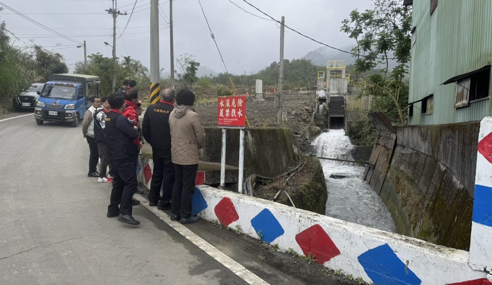 與會人員至太平渠松浦小水力發電廠現地勘查