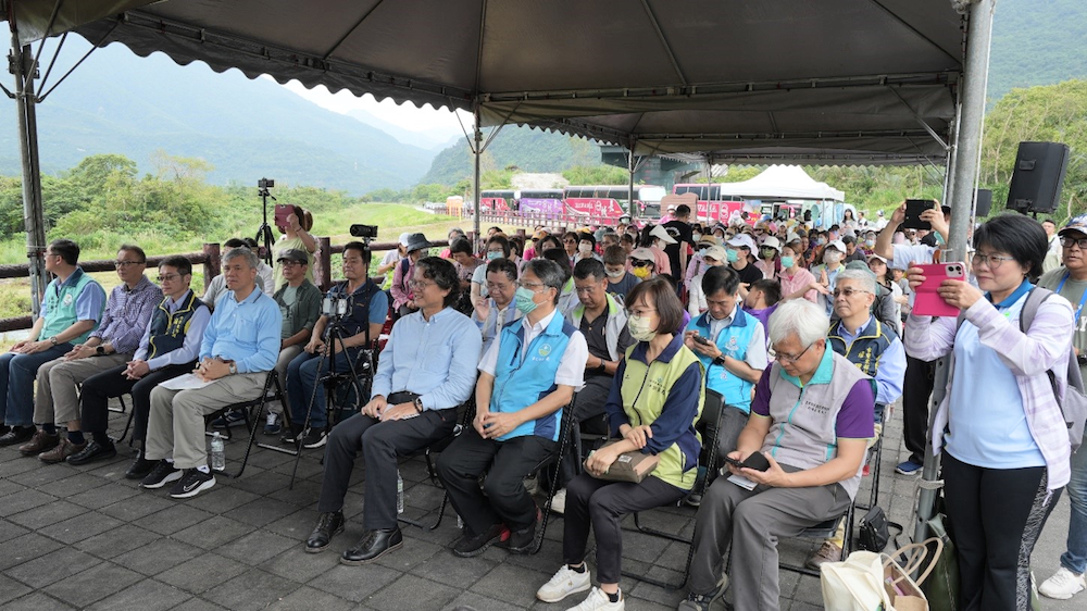 百年水圳魅力無法擋，吉安大圳走讀活動湧現爆滿人潮