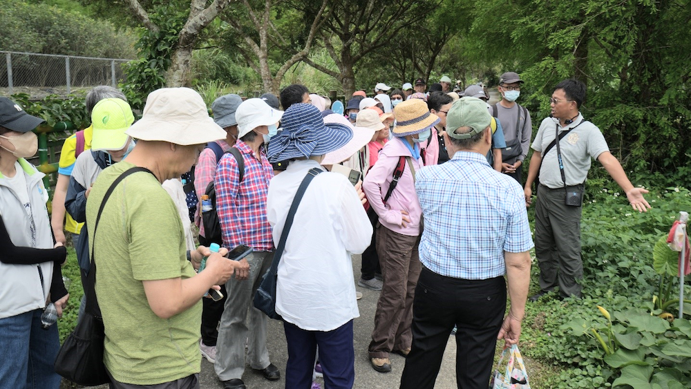 花蓮縣社區大學黃家榮老師導覽解說，娓娓道來吉安大圳的前世今生