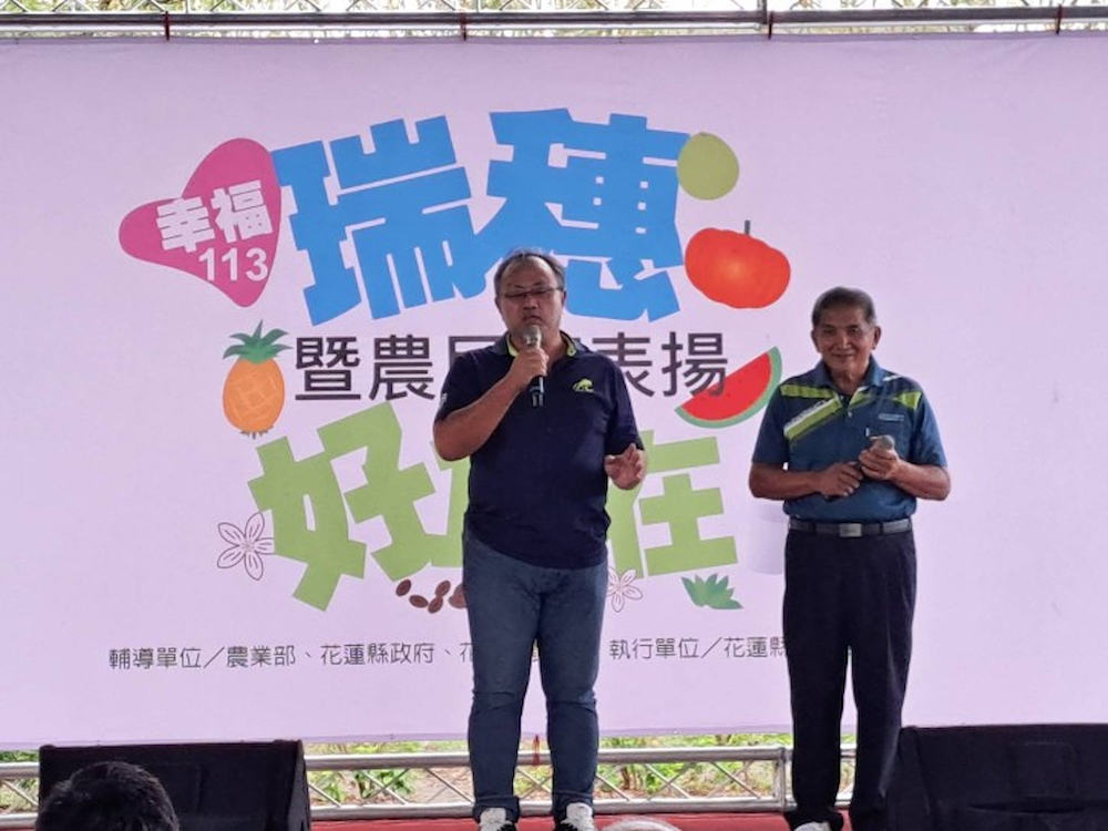 饒站長為鄉民解說旱灌設施補助