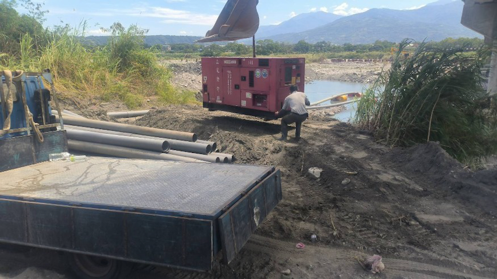 大型發電機抵達救旱現場