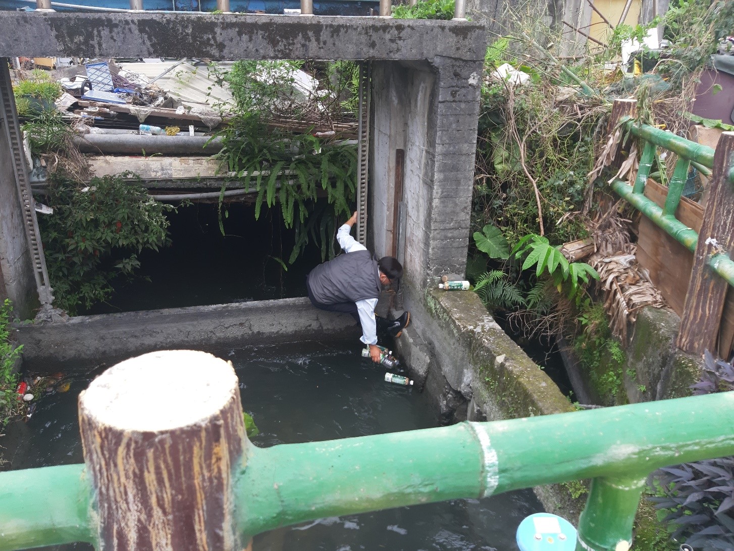 地面水體垃圾攔除2