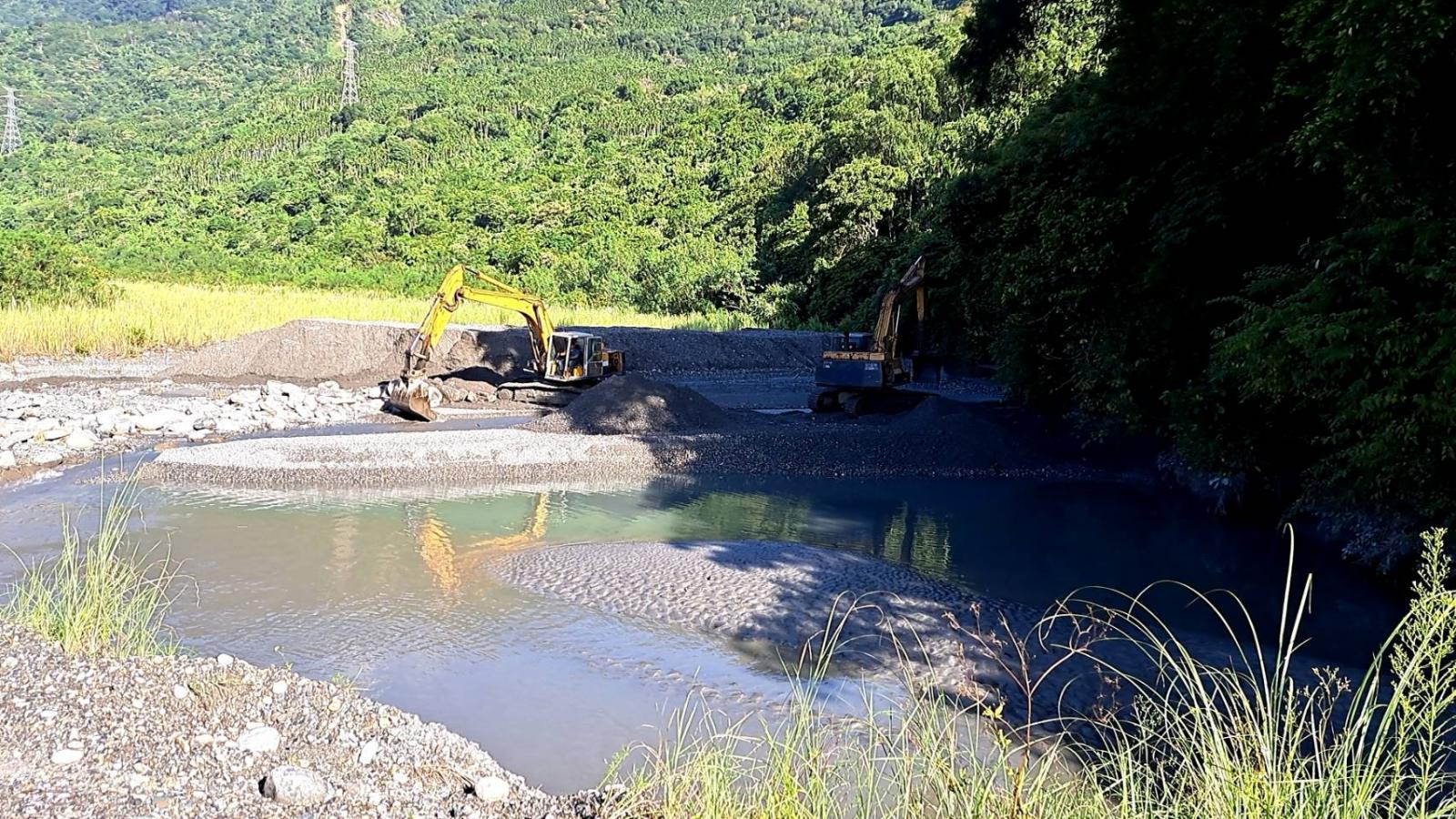 林田圳進水口溢流工施工照片