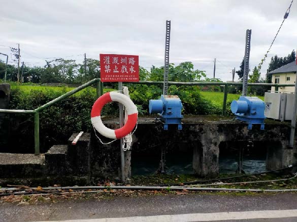 吉安大圳定點建置救生圈和繩索12處7
