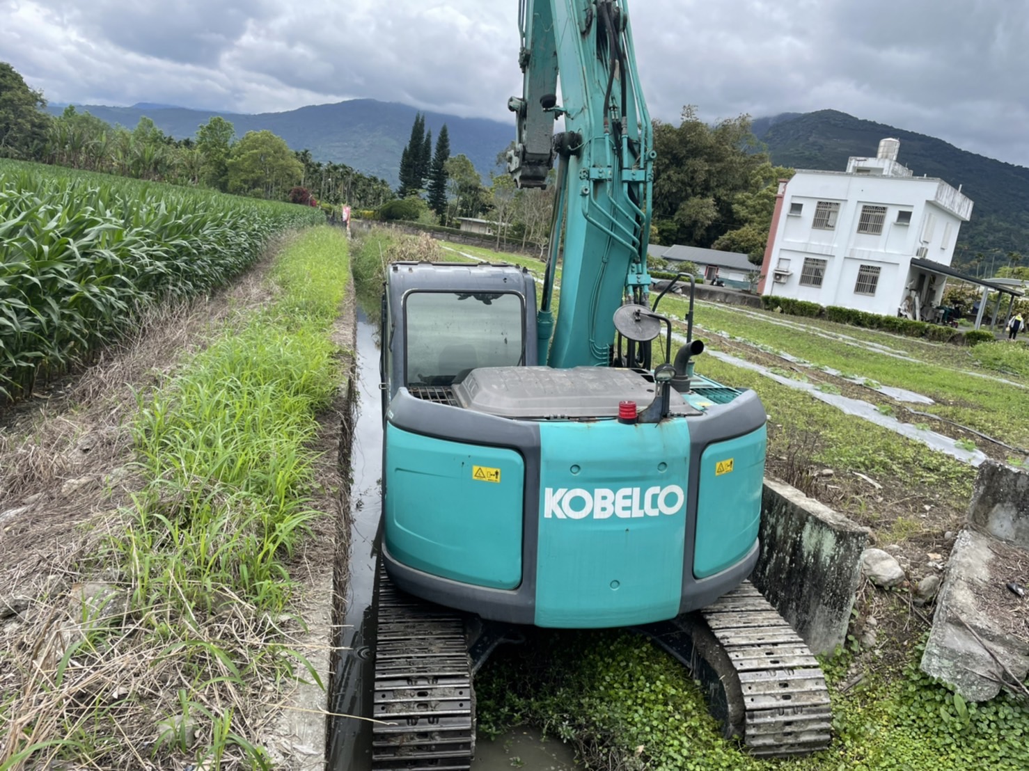 鳳林工作站轄內林田圳幹線清淤作業完成2